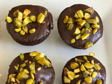  Mini Flourless Chocolate Cakes with Chocolate Ganache and Pistachios |GF